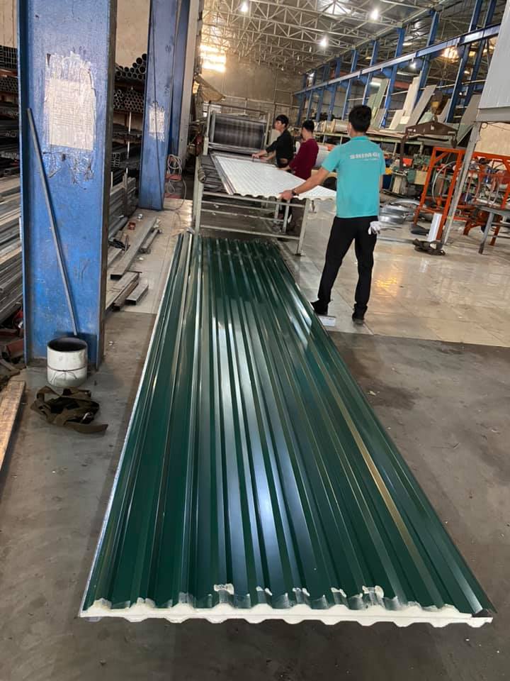 Quá trình sản xuất tôn xốp